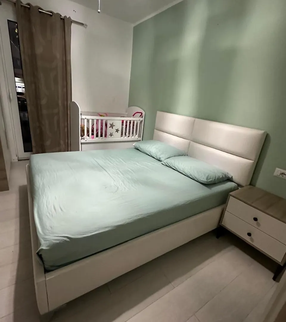 Apartament Nina Φιέρι