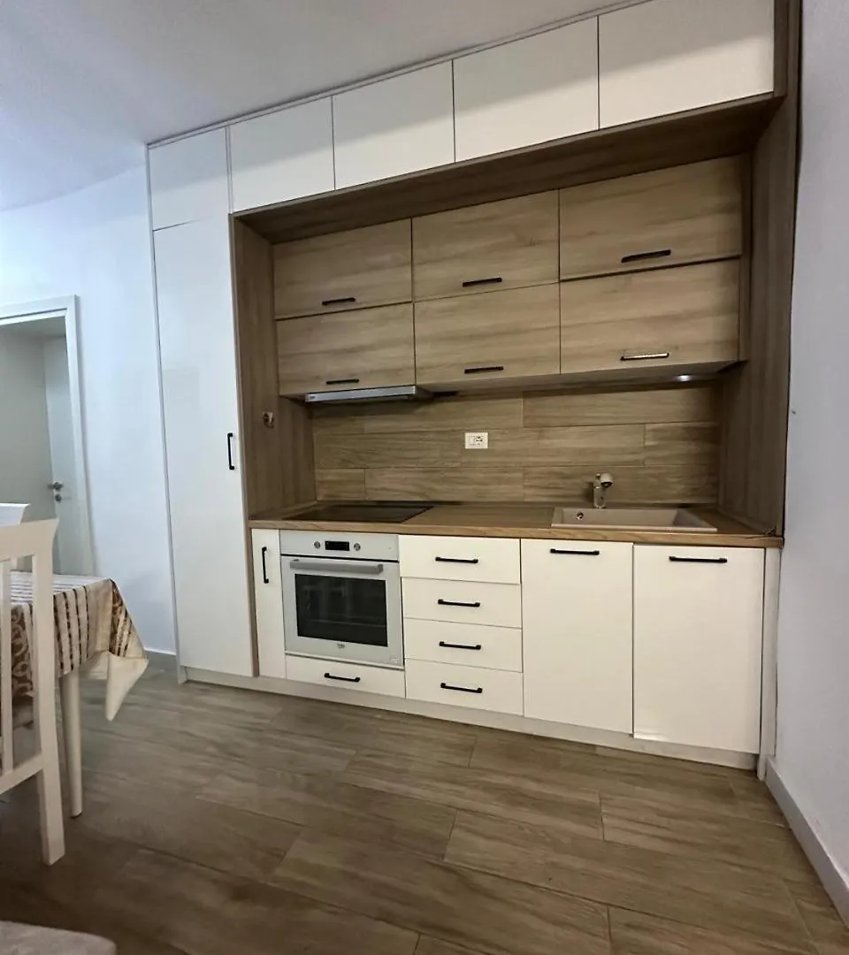 Apartament Nina Φιέρι 0*,