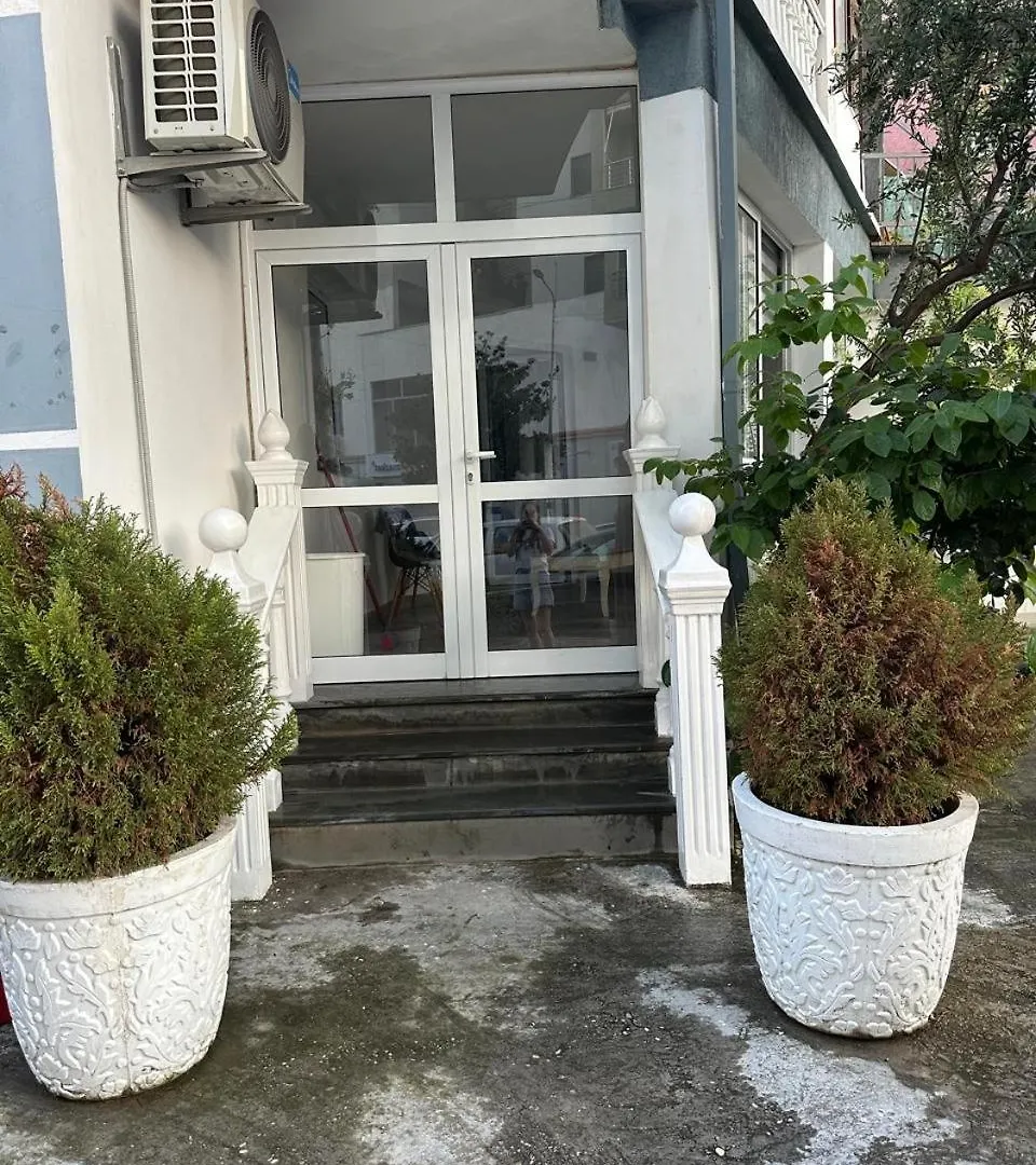 Apartament Nina Φιέρι